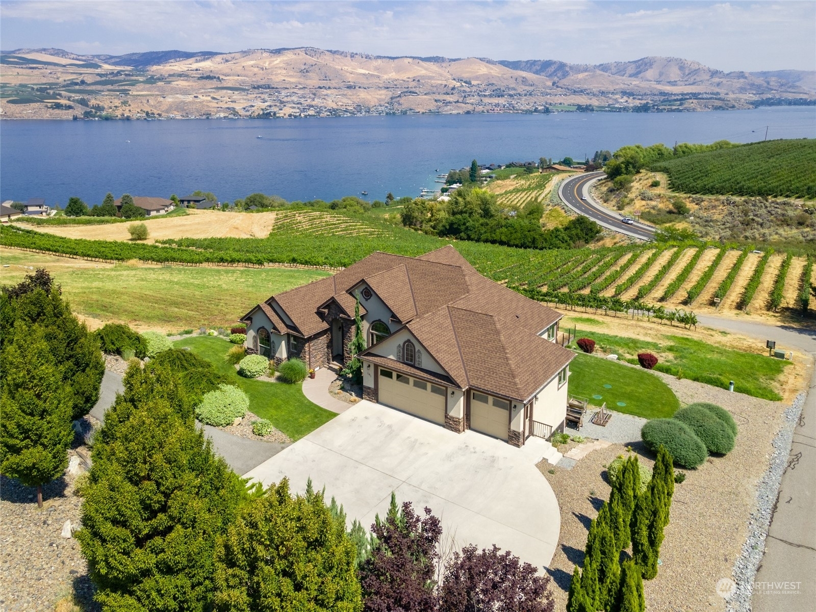 141 Clos Chevalle Road  Chelan WA 98816 photo