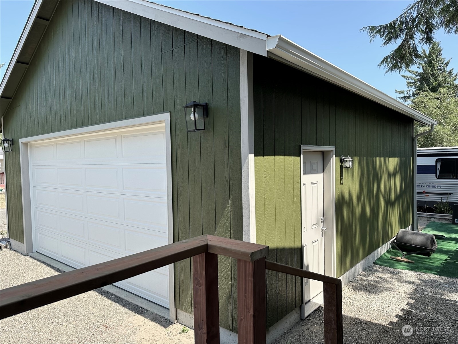 Property Photo:  32112 N Place  WA 98640 