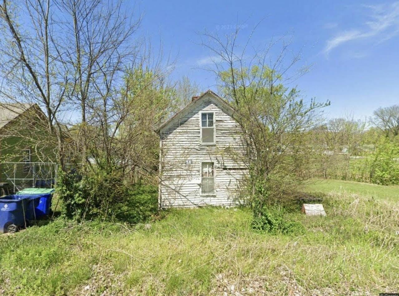 Property Photo:  587 E 6th Street  KY 42276 