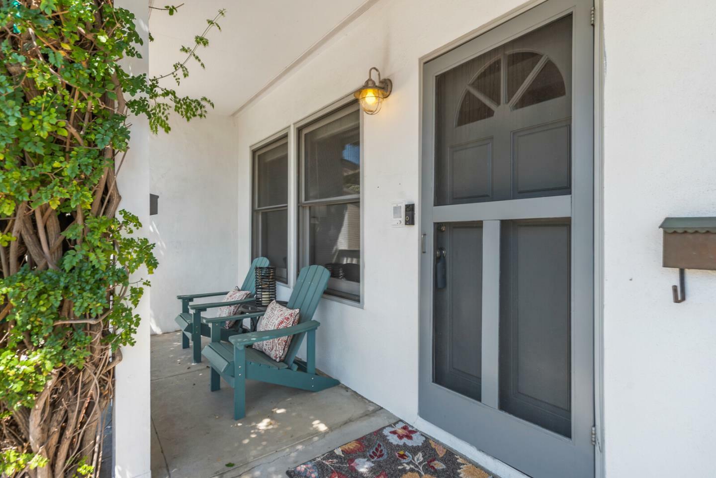 Property Photo:  1070 Lupin Way Upper  CA 94070 