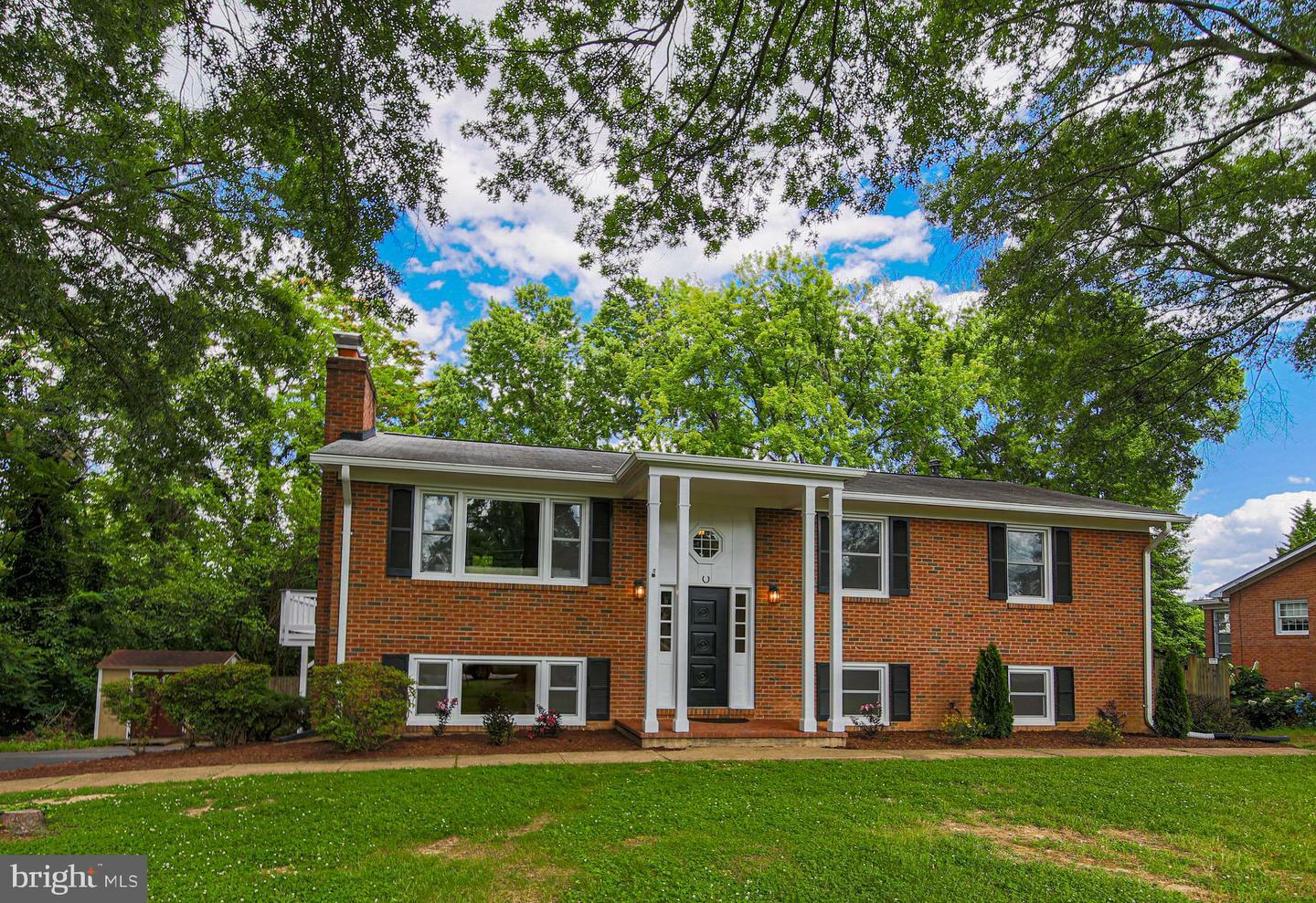 7200 Popkins Farm Road  Alexandria VA 22306 photo