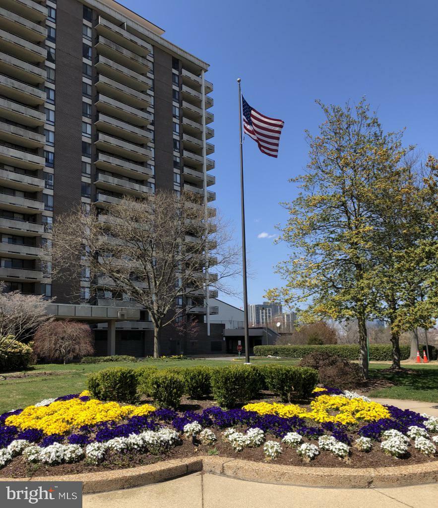 Property Photo: 1800 Old Meadow Road 609 VA 22102