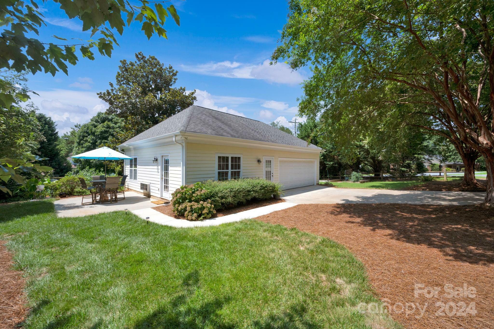 Property Photo:  19577 Meta Road  NC 28031 