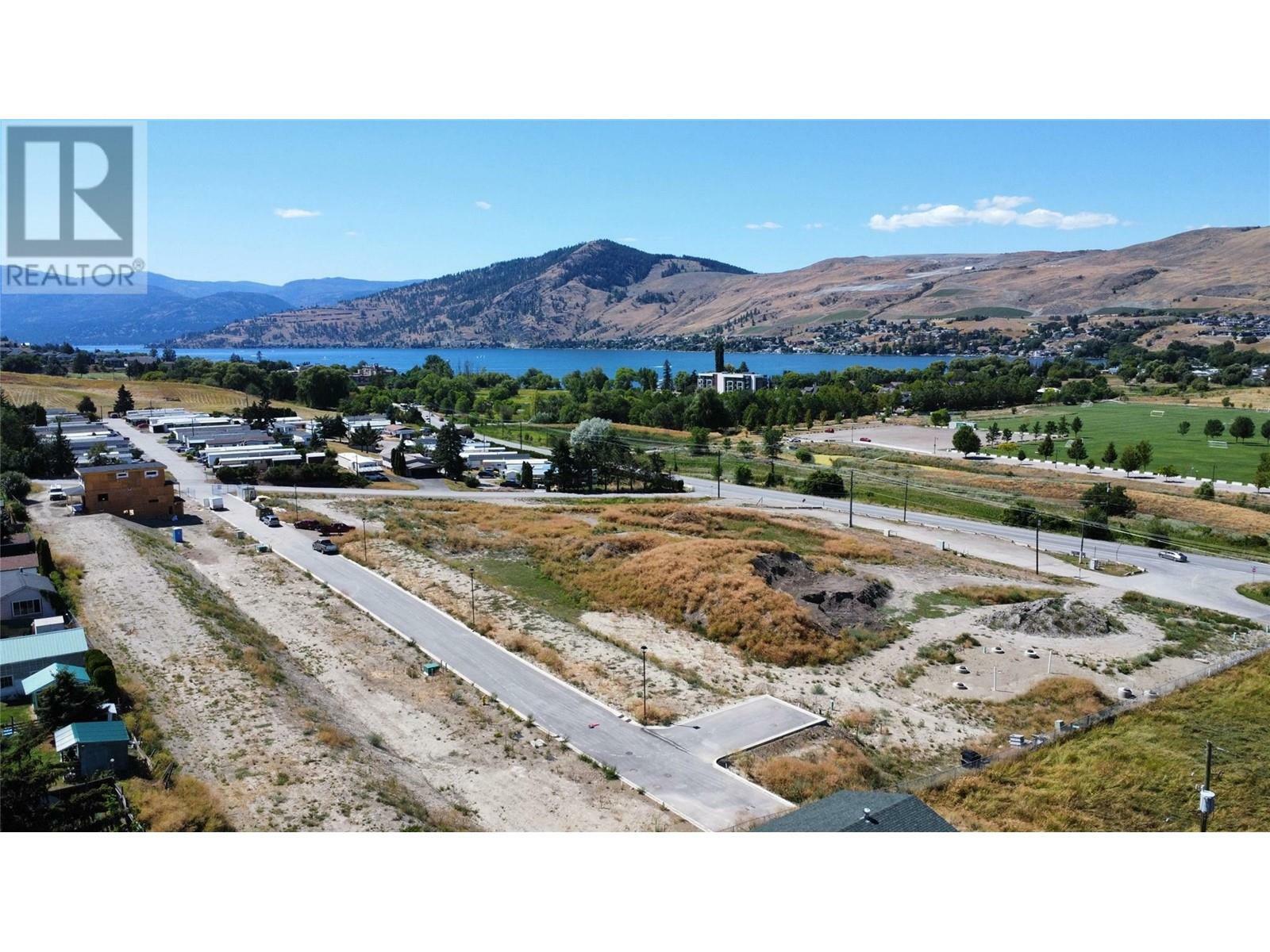 Property Photo:  6758 Okanagan Avenue 8  BC V1H 1M2 