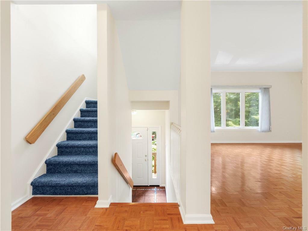 Property Photo:  8 Canyon Court  NY 10930 