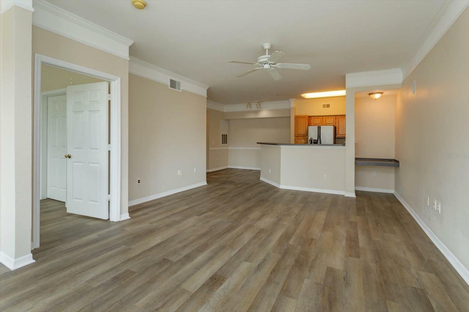 Property Photo:  3209 Parkchester Square Boulevard 203  FL 32835 