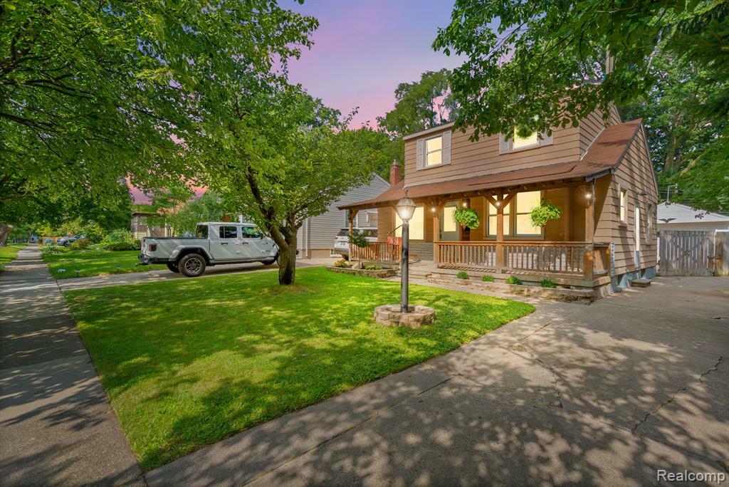 Property Photo: 631 S Rembrandt Avenue MI 48067 2930