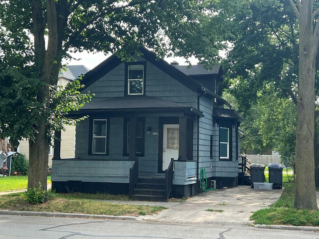Property Photo: 1209 S 8th St WI 53081