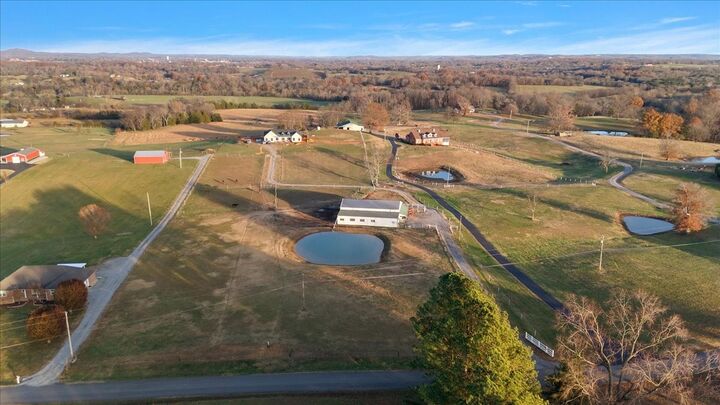 Property Photo: 143 Coble Rd TN 37160