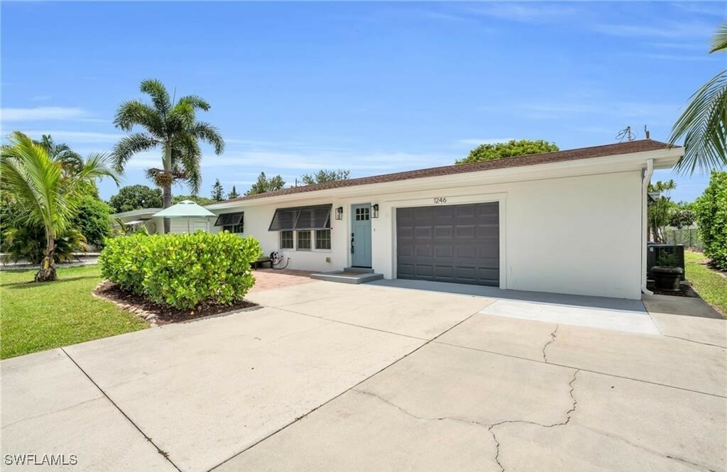 Property Photo:  1246 Royal Palm Drive  FL 34103 