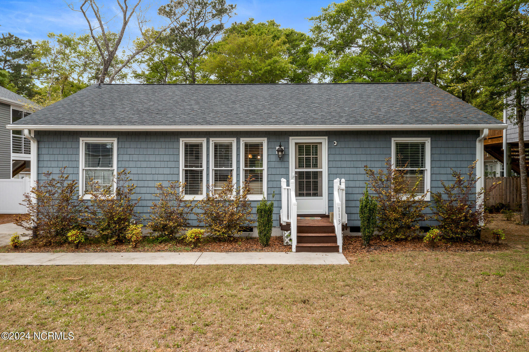 Property Photo:  113 SE 12th Street  NC 28465 