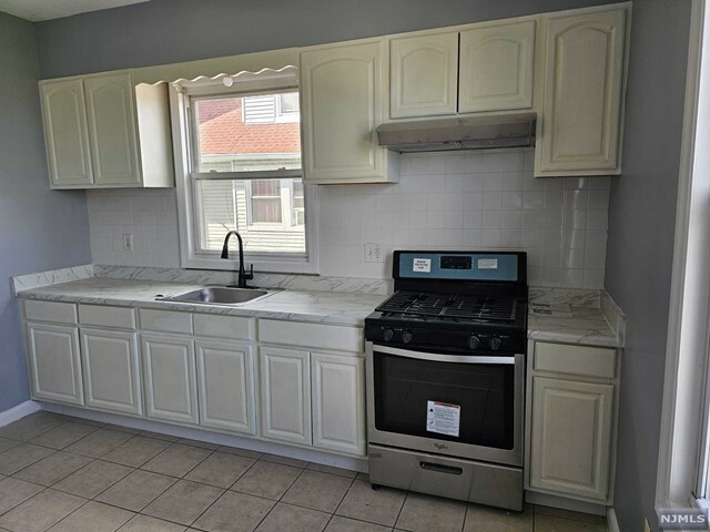 Property Photo:  805 Clifton Avenue 2nd Floor  NJ 07104 