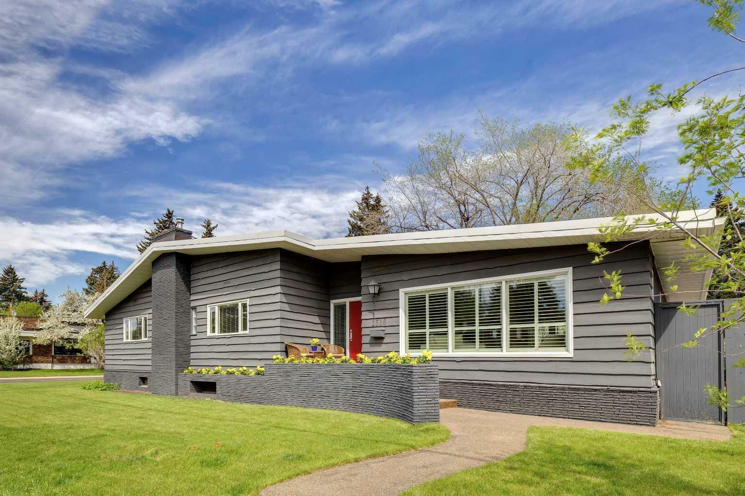 Property Photo:  1316 34 Avenue SW  AB T2T 2A7 