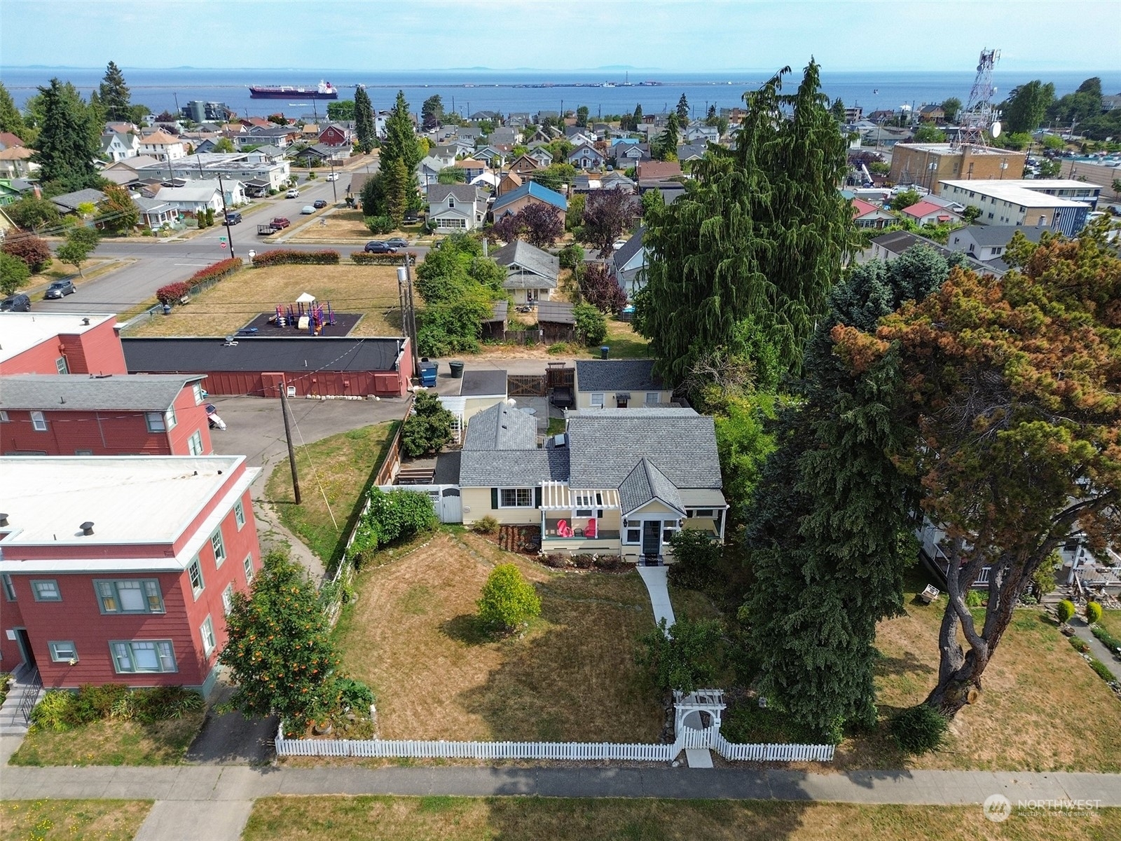 Property Photo:  127 W 6th Street  WA 98362 