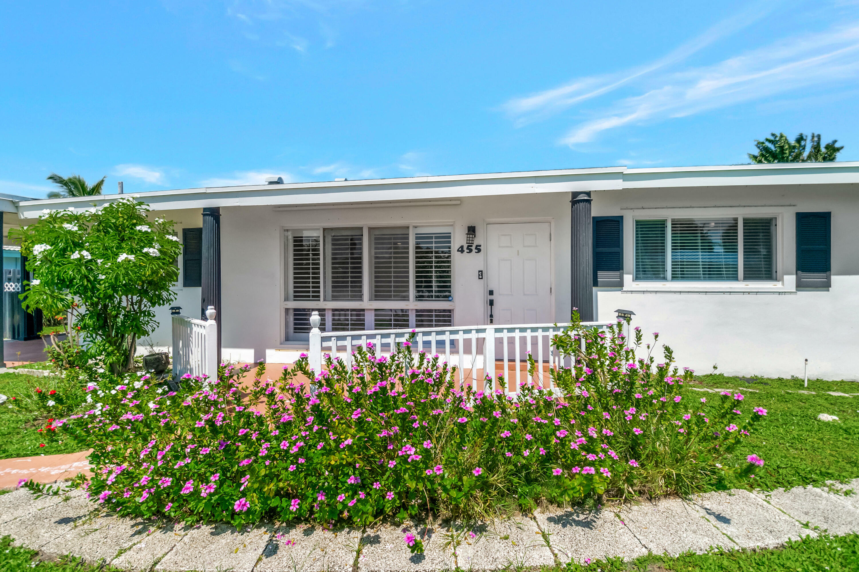 Property Photo:  455 NE 33rd Street  FL 33431 