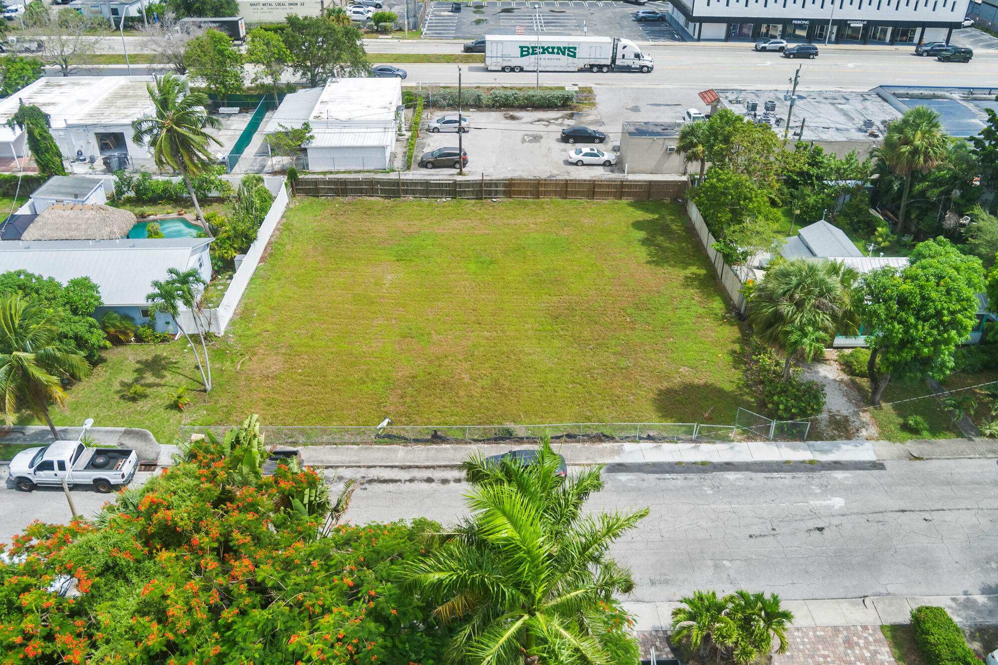 Property Photo:  945 Ortega Road  FL 33405 