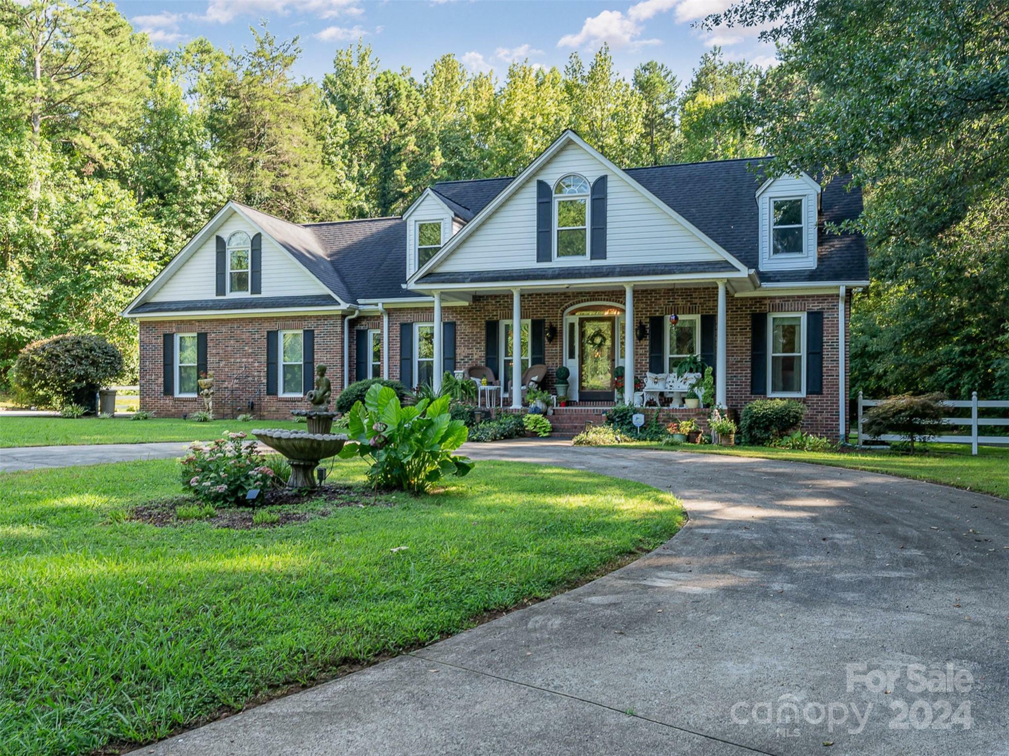 10227 Mount Holly Road  Charlotte NC 28214 photo