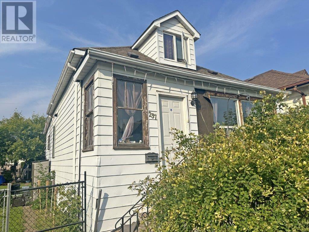 Photo de la propriété:  237 Ogden Street  ON P7C 2N2 