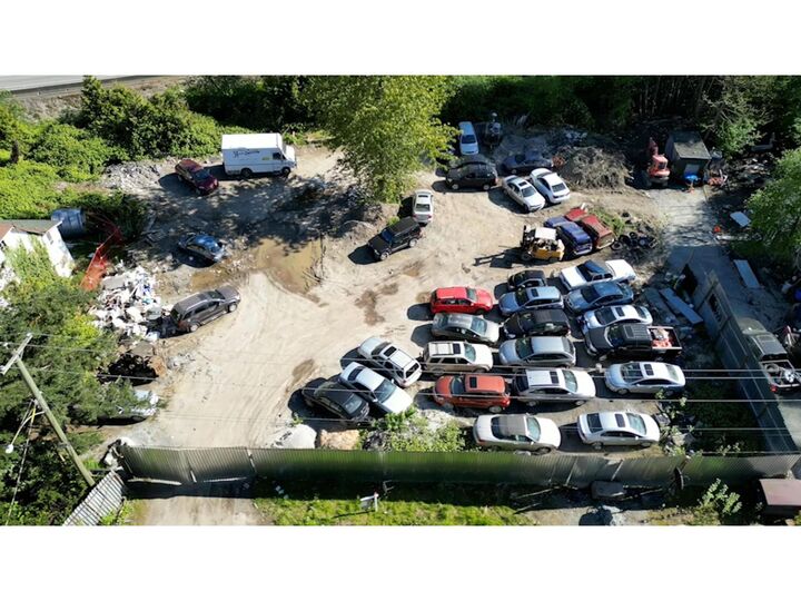 13848 117  Surrey BC V3R 2V4 photo