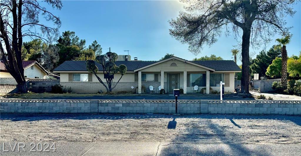 Property Photo:  2815 Sorrel Street  NV 89146 