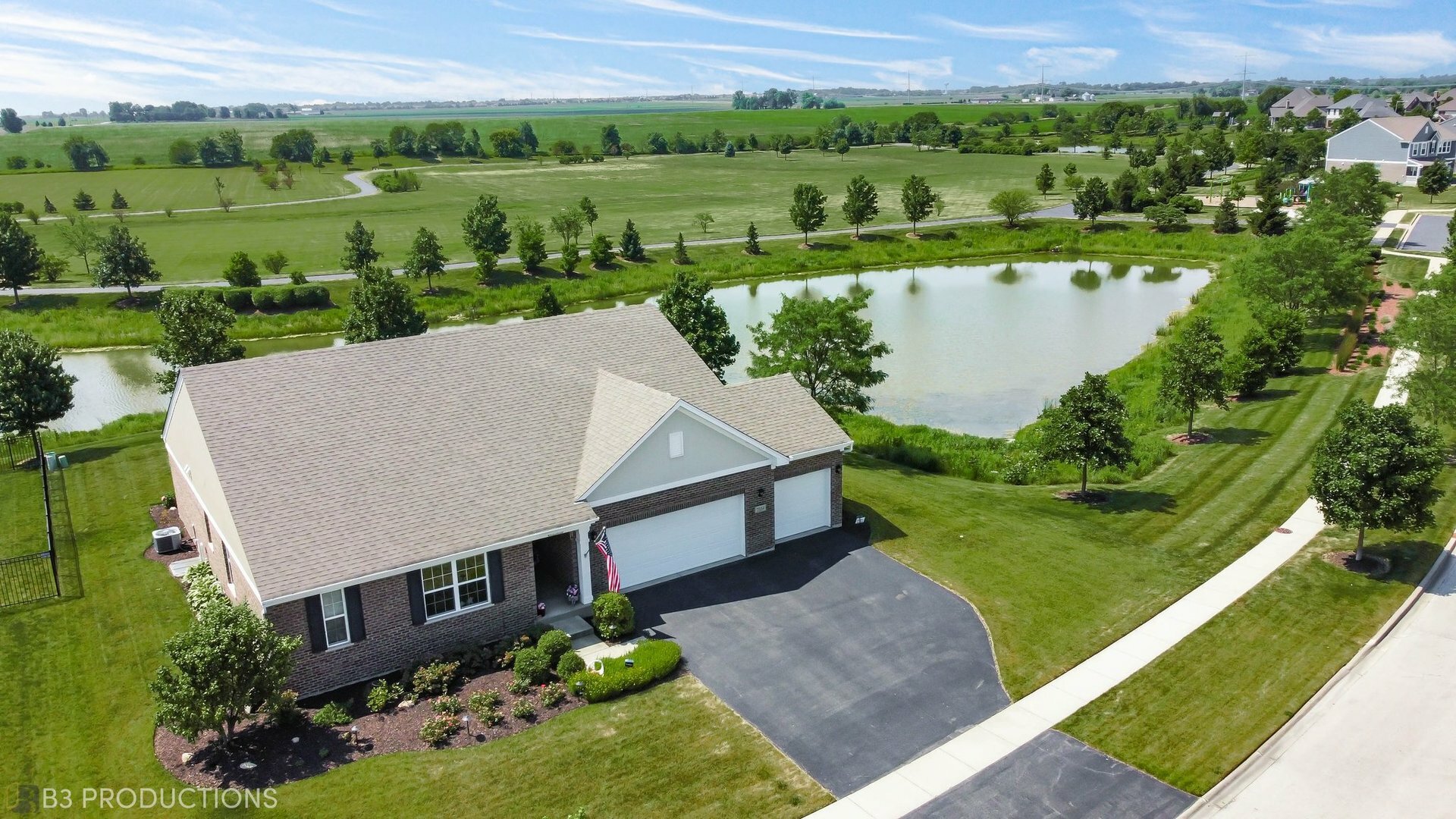 Property Photo: 2134 Bristol Park Road IL 60451