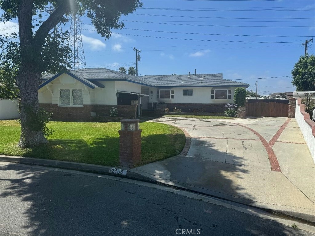 Property Photo:  2158 W Pacific Avenue  CA 92804 