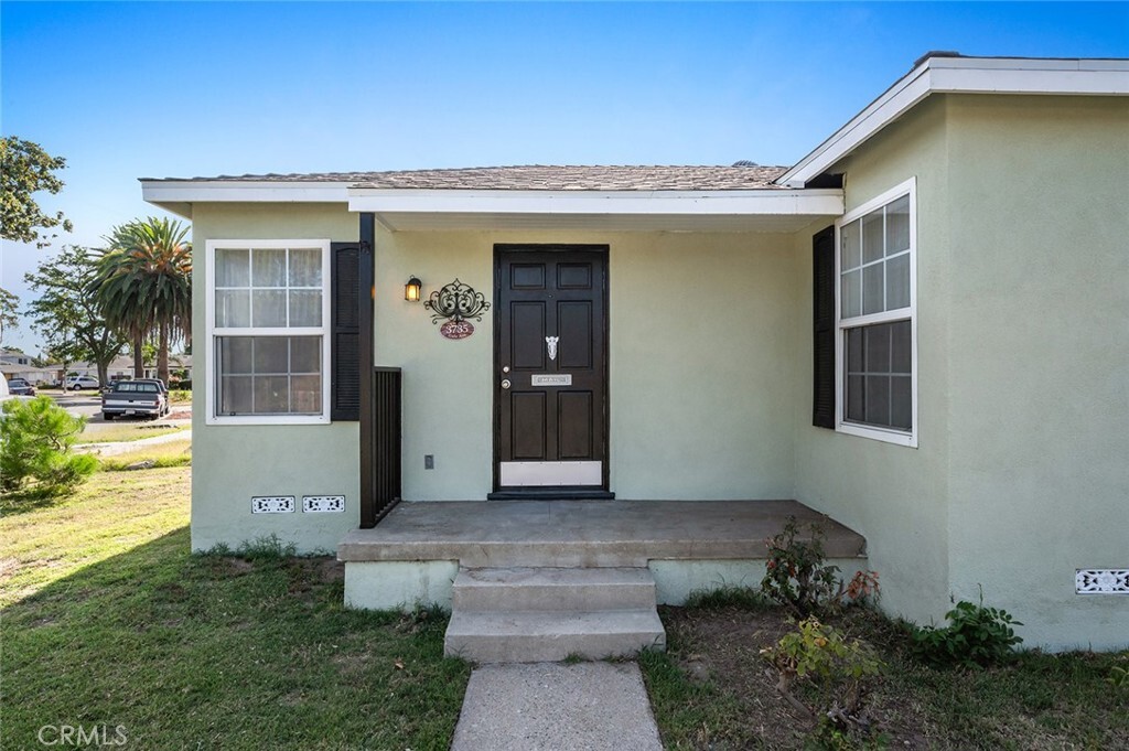 Property Photo:  3735 Gale Avenue  CA 90810 