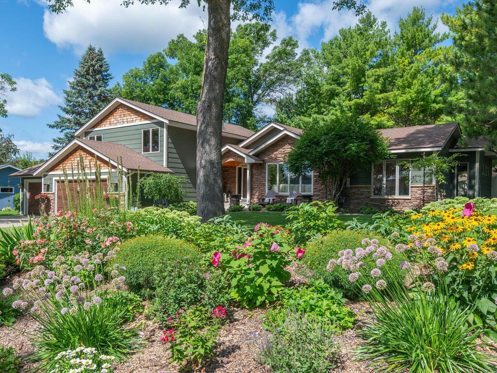 Property Photo:  140 Lakeview Terrace Boulevard  MN 55387 