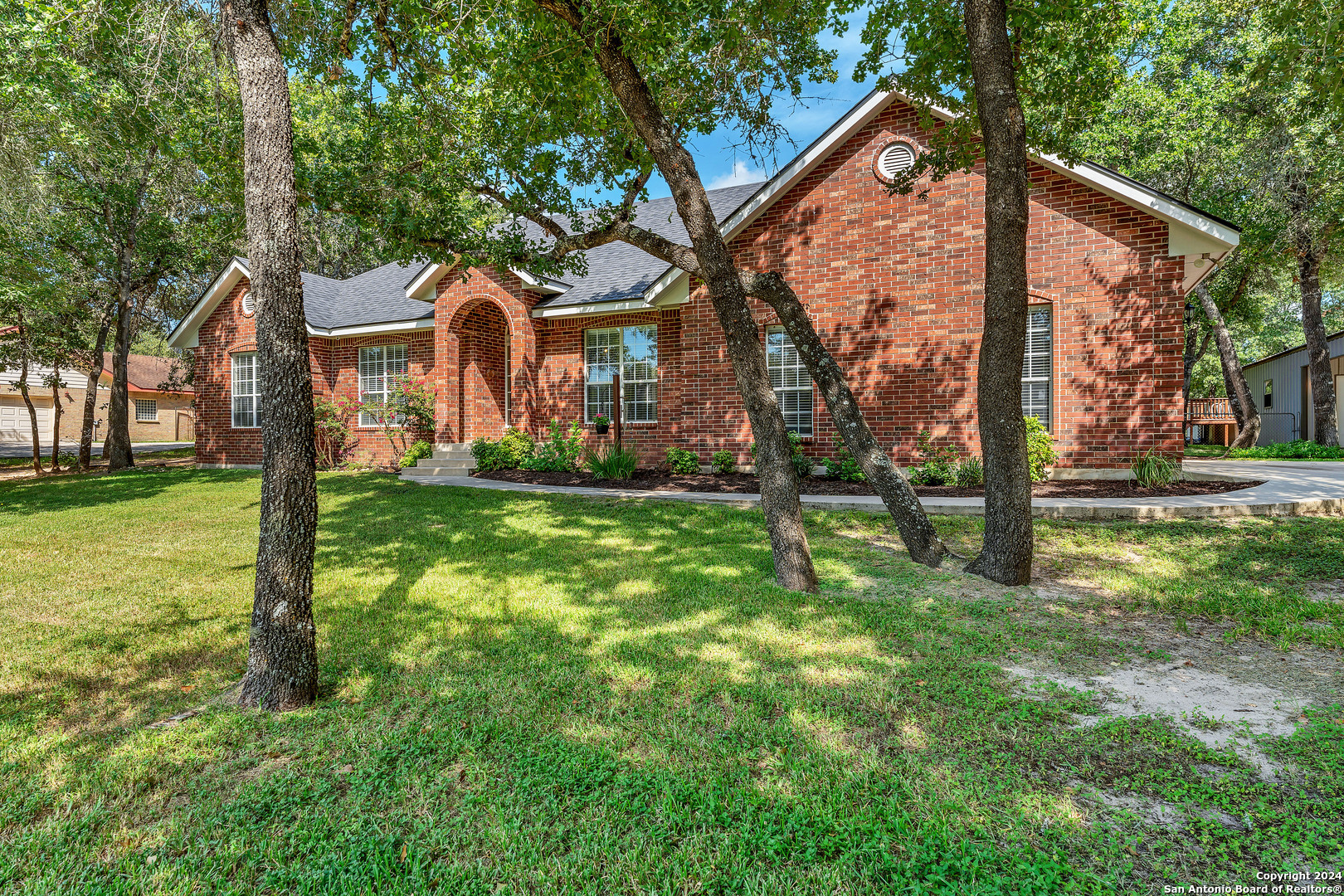 Property Photo:  1216 Country View  TX 78121 