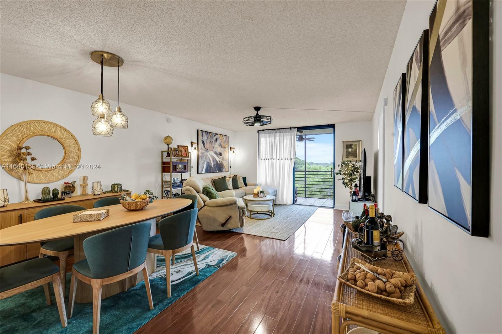 Property Photo: 1000 Colony Point Cir 512 FL 33026