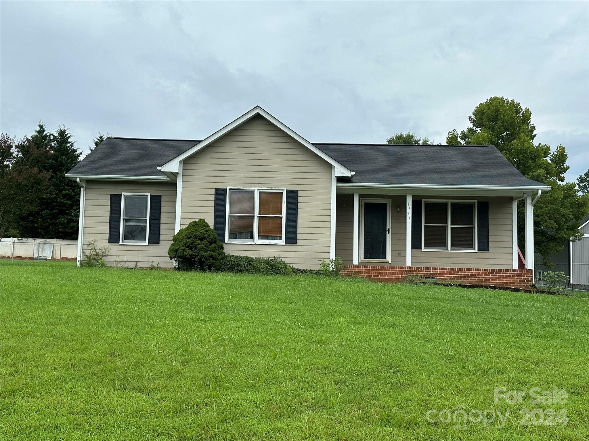 Property Photo:  1454 Carlin Drive  NC 28613 