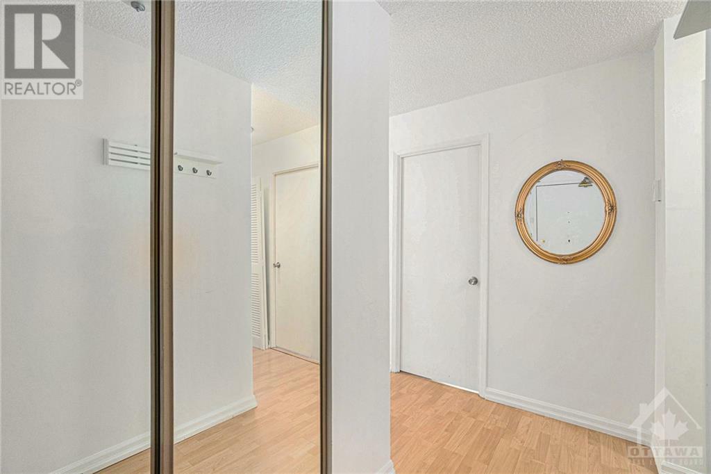 Property Photo:  500 Laurier Avenue 903  ON K1R 5E1 