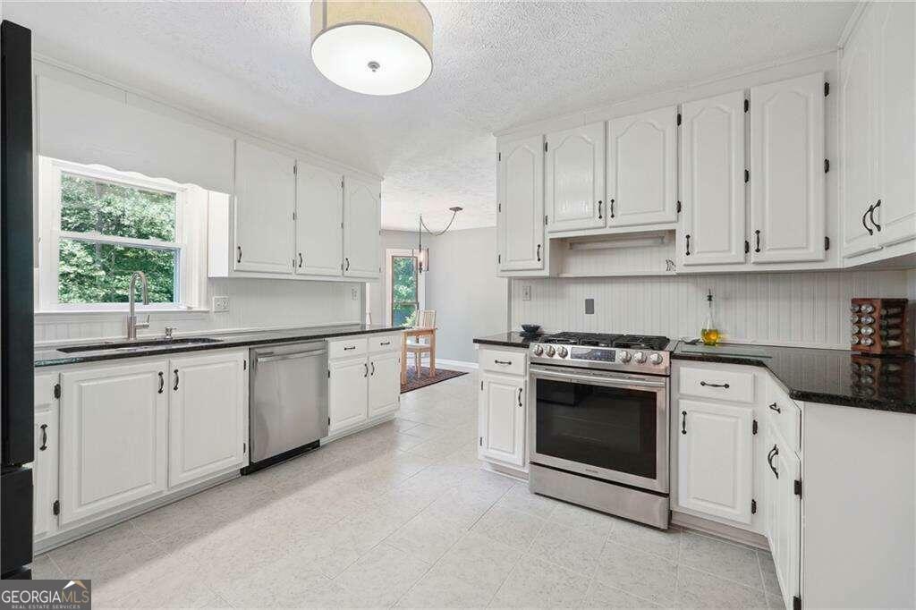 Property Photo:  355 Summerfield Drive  GA 30022 