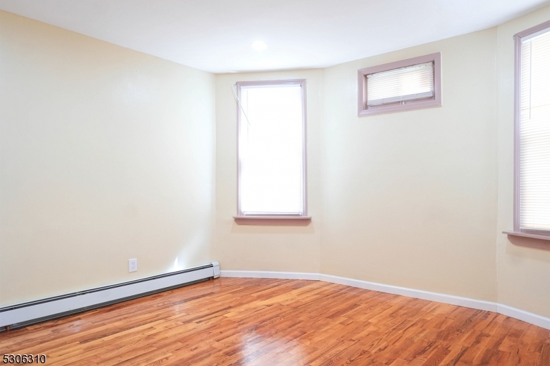 Property Photo:  14 Treacy Ave  NJ 07108 