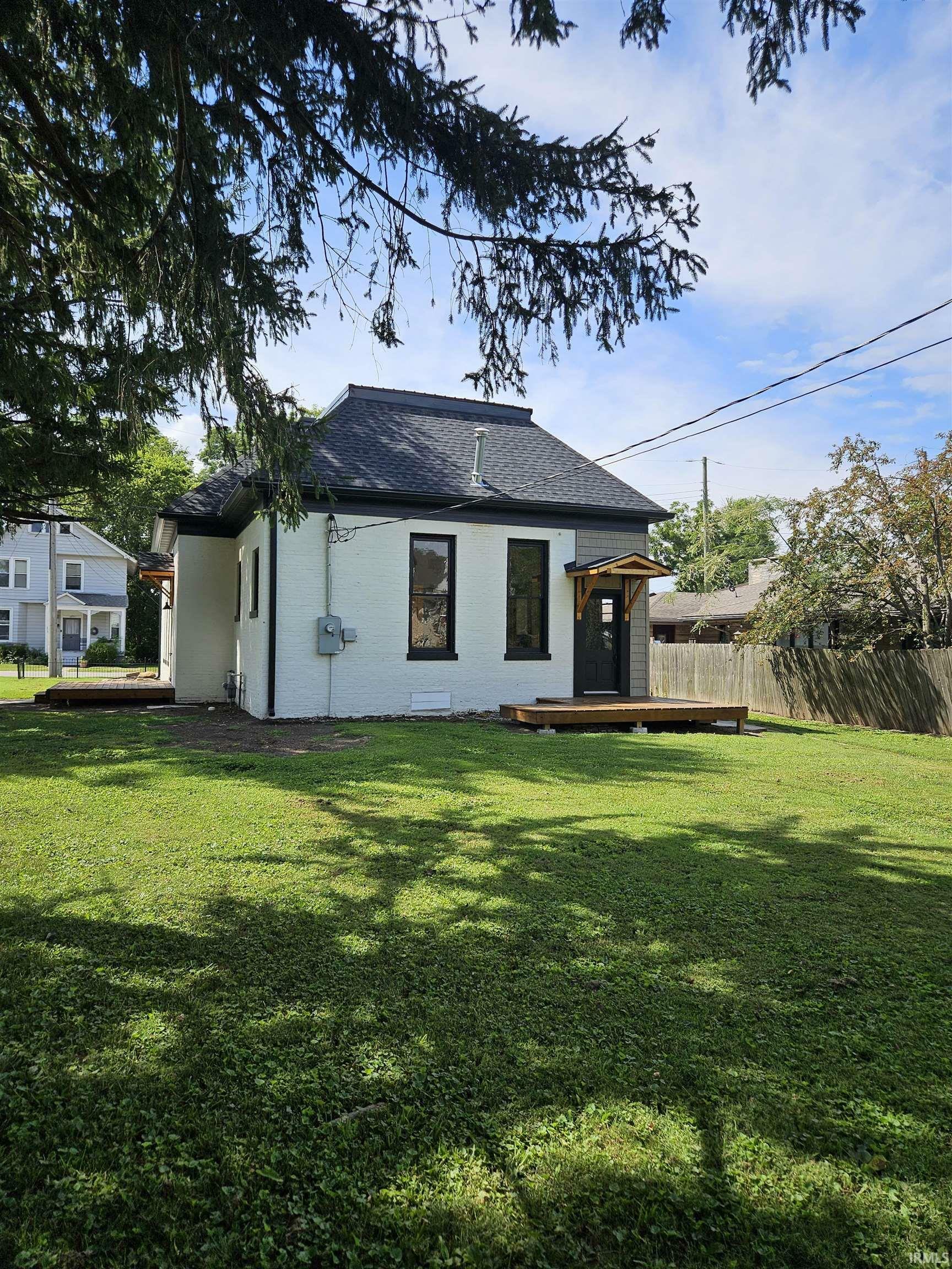 Property Photo:  208 E State Street  IN 47670 