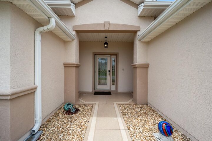 Property Photo: 8716 SE 136th Place FL 34491