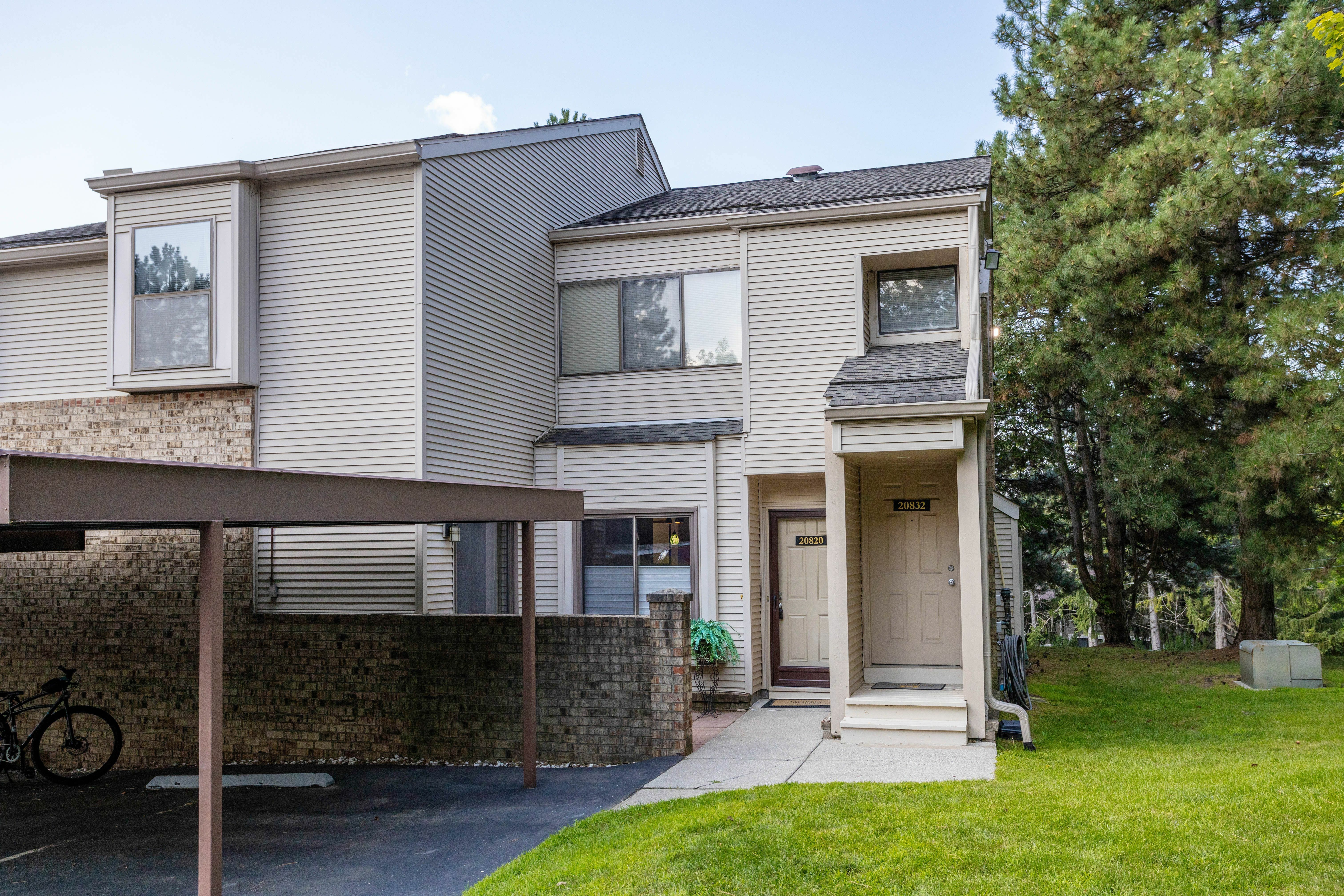 Property Photo: 20820 Taft Road MI 48167 2840