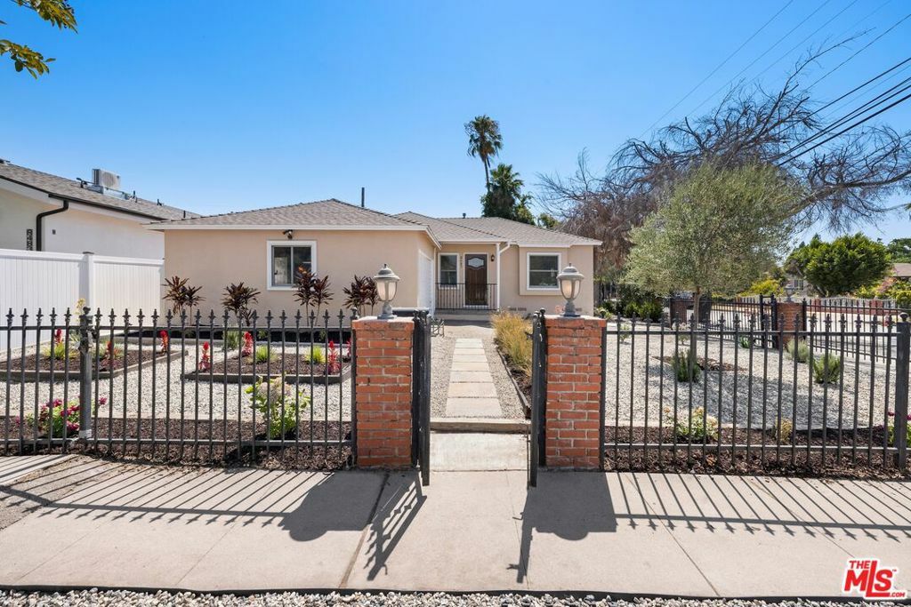 Property Photo:  8485 Rincon Avenue  CA 91352 