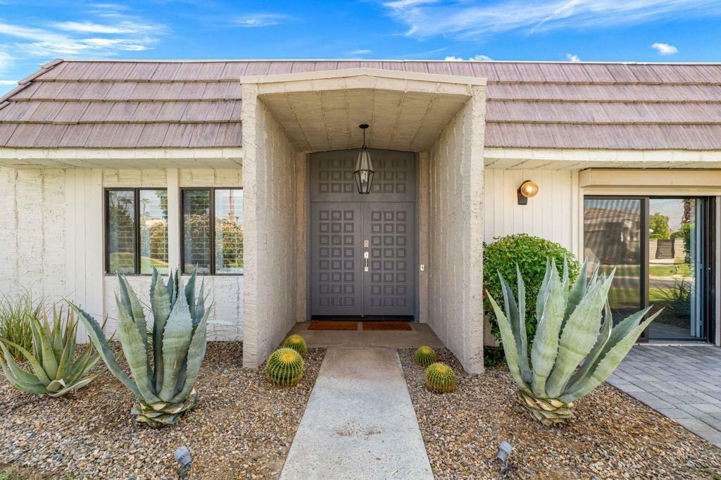 Property Photo:  74938 Chateau Circle  CA 92210 