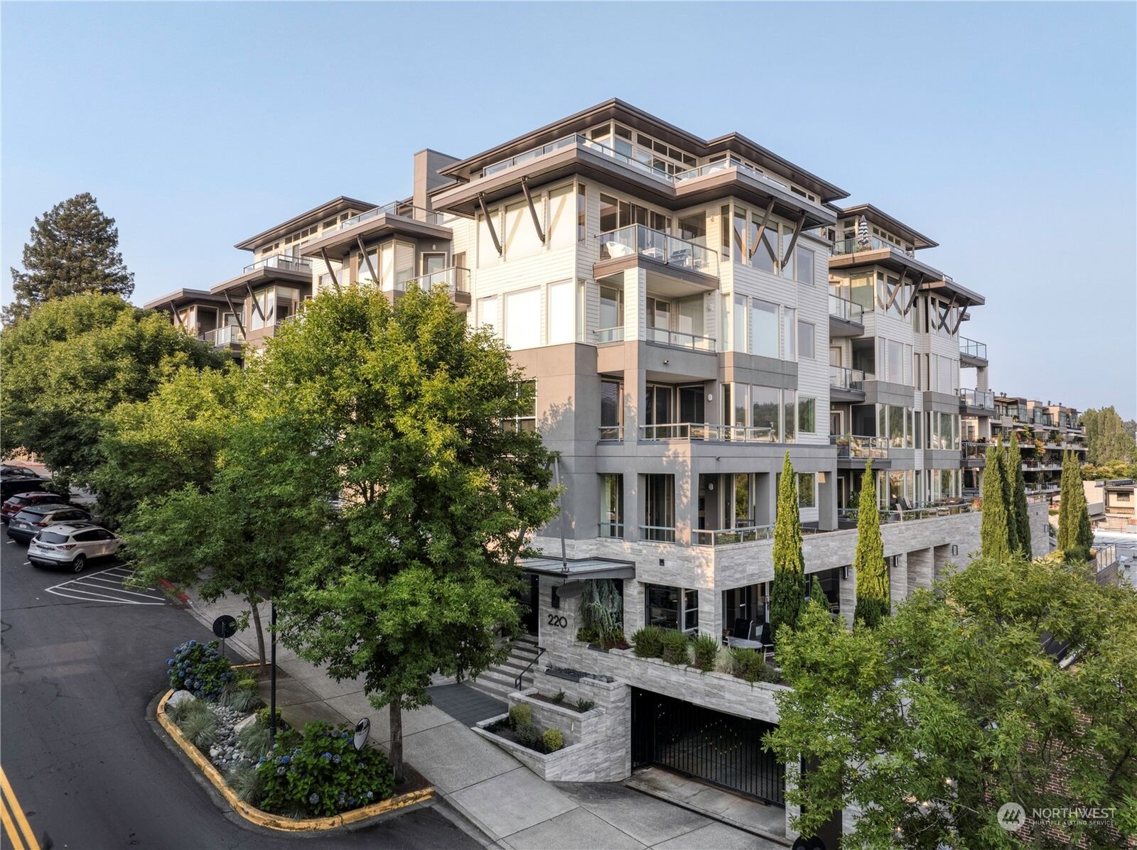 Property Photo:  220 1st Street 209  WA 98033 