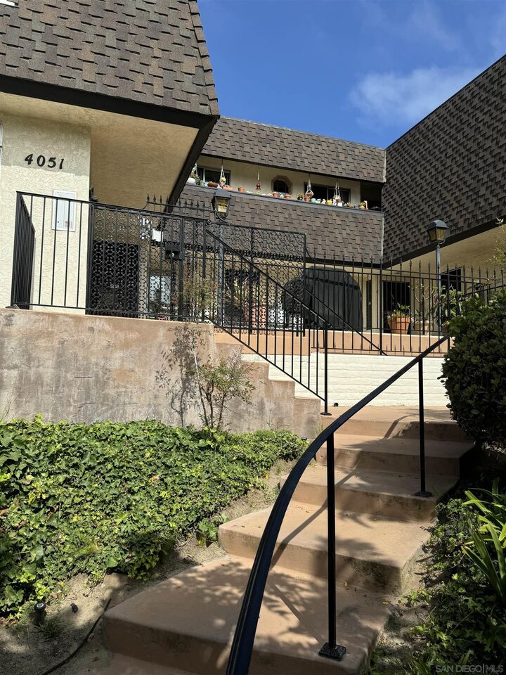 Property Photo:  4051 Fanuel 2  CA 92109 