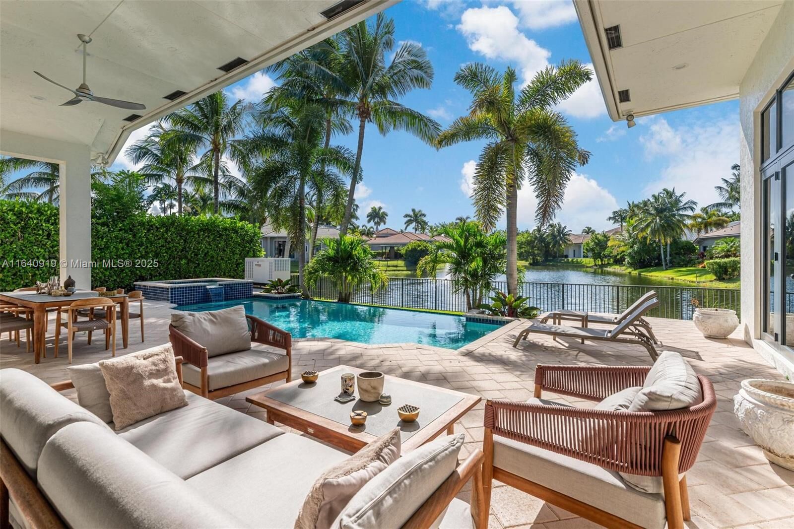 Property Photo: 770 Leigh Palm Ave FL 33324