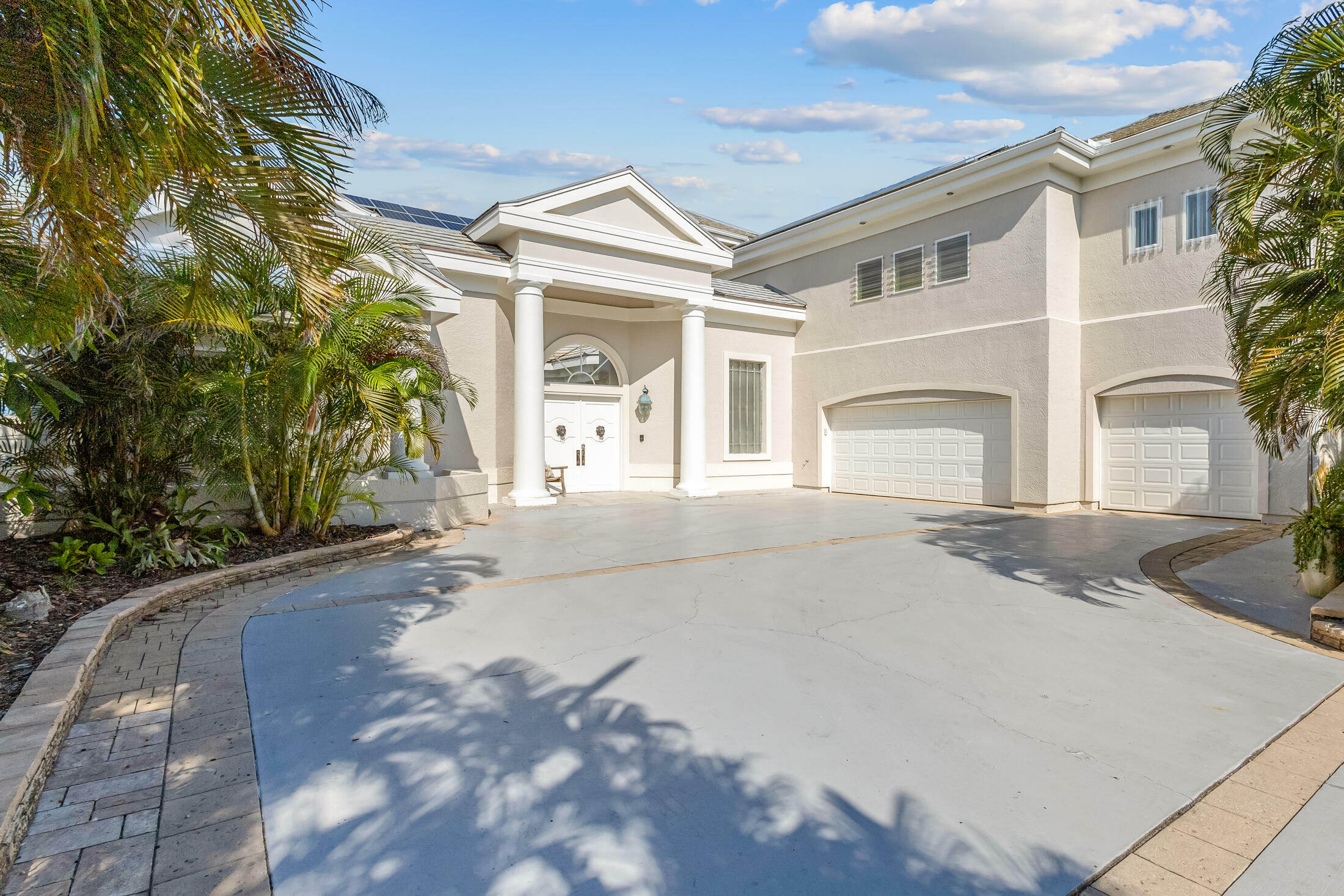 Property Photo:  502 Lanternback Island Drive  FL 32937 