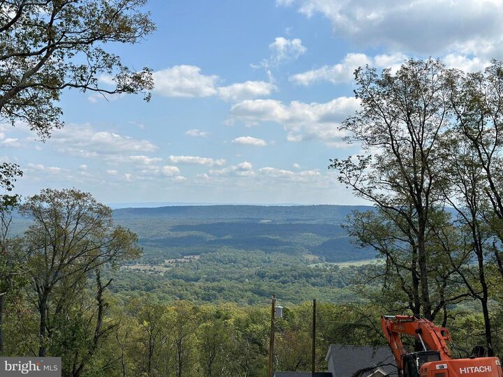 Property Photo:  1619 Tomahawk Trail  VA 22602 