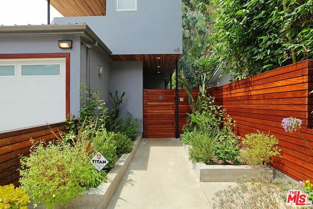 Property Photo:  415  Hollister Ave  CA 90405 