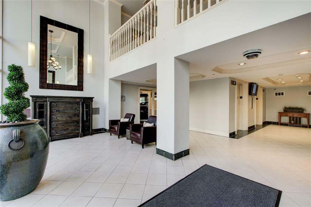 Property Photo:  2479 Peachtree Road NE 304  GA 30305 