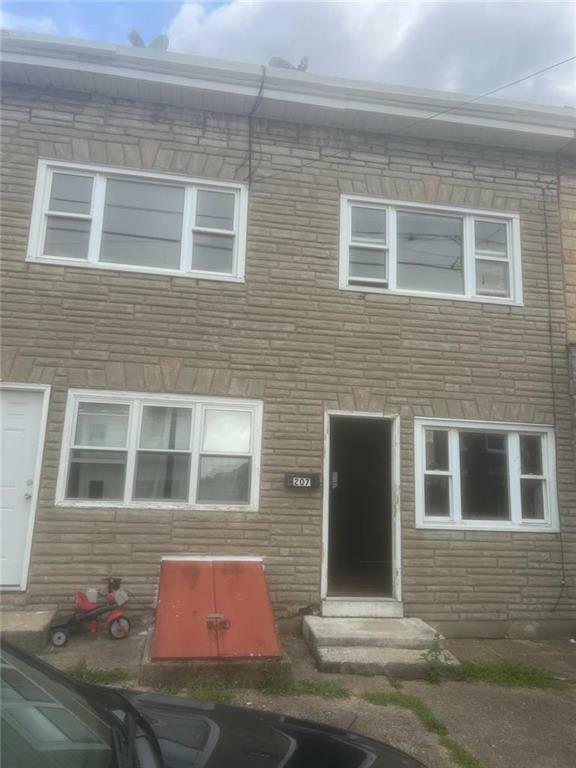 Property Photo:  205 207 East Lloyd Street  PA 17976 