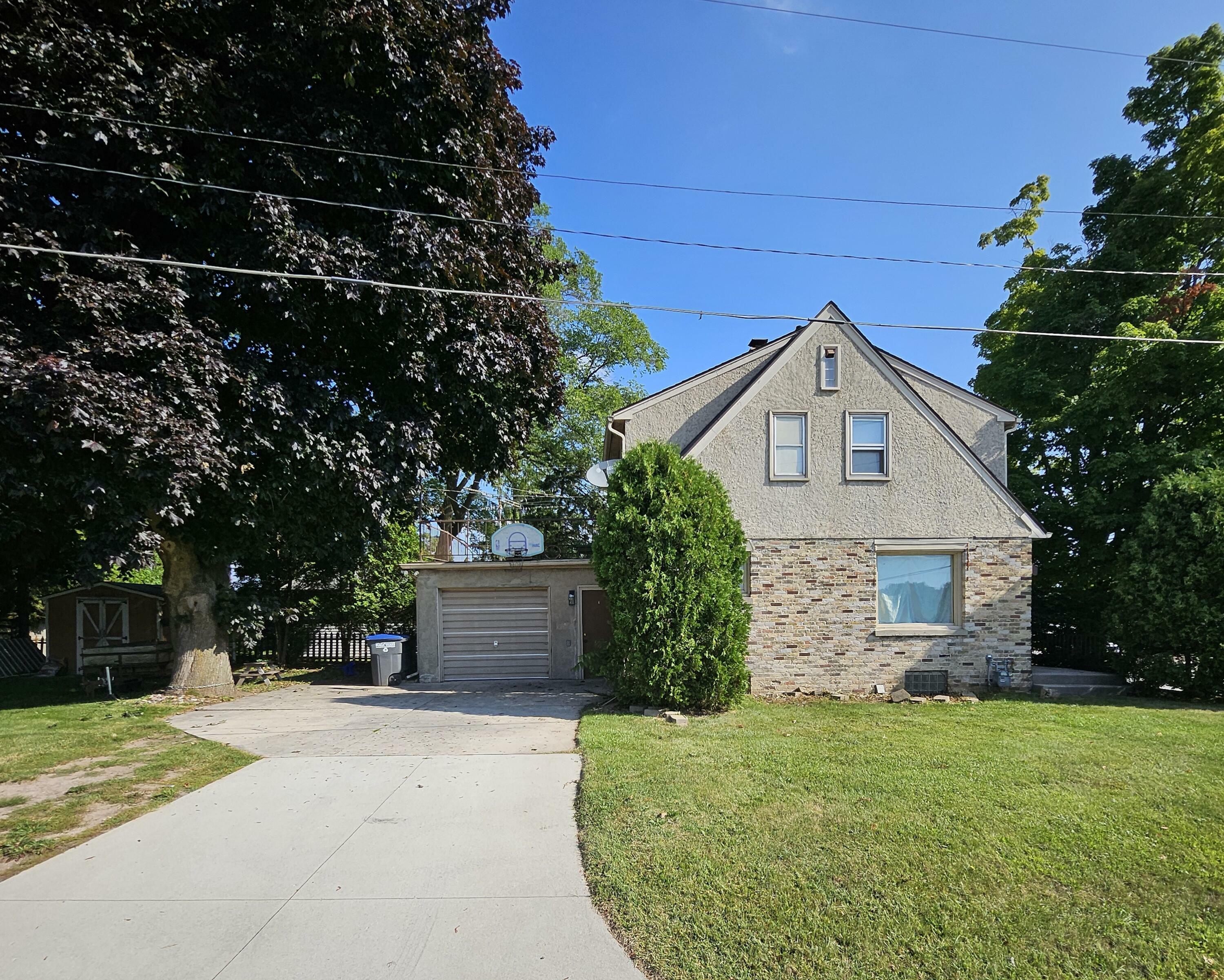 Property Photo:  2732 N 21st St  WI 53083 
