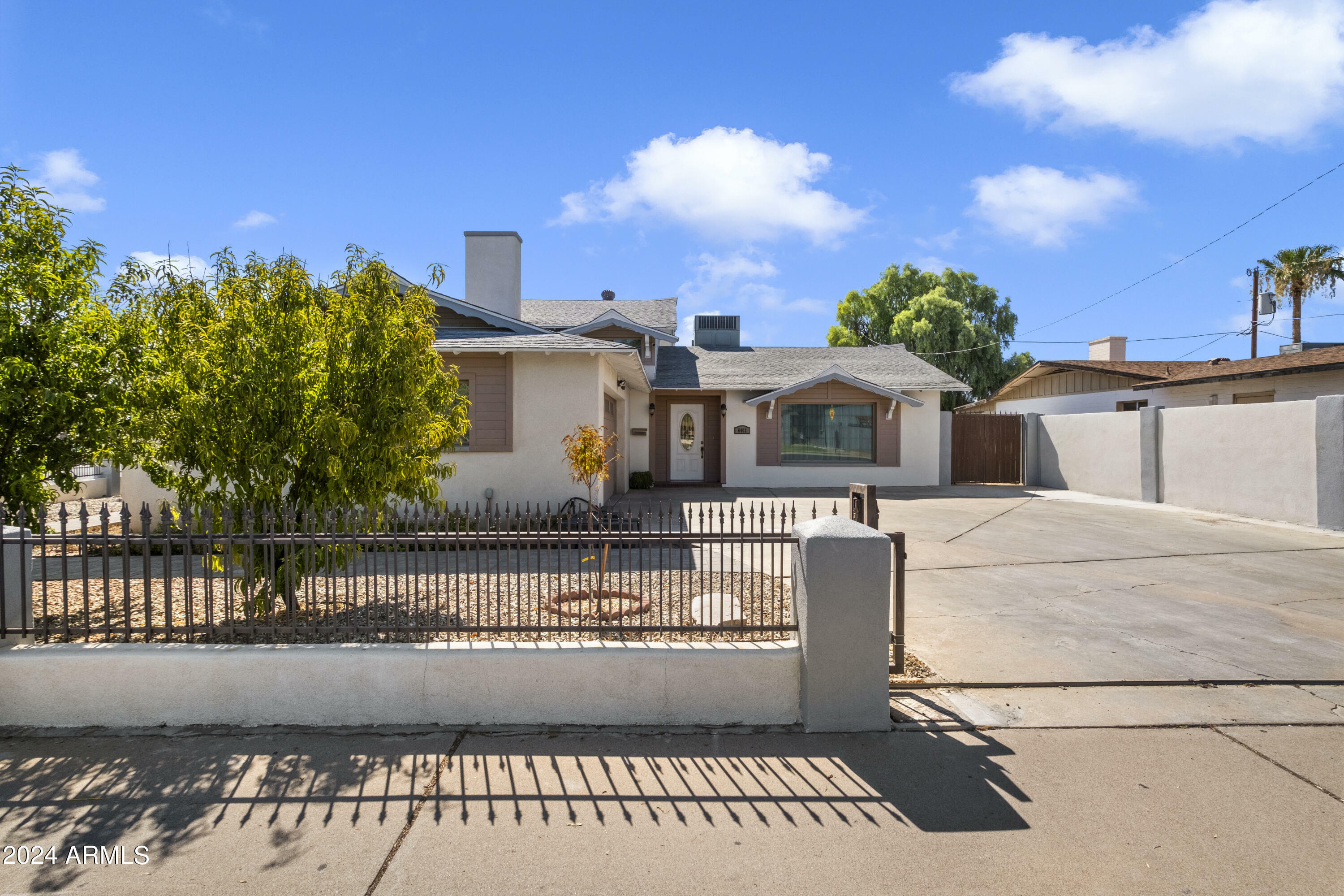 Property Photo:  6402 N 45th Avenue  AZ 85301 