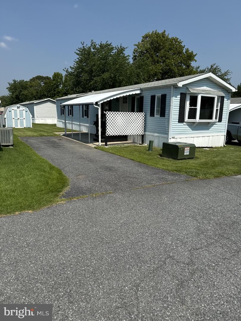 Property Photo: 402 Stefan Court MD 21222